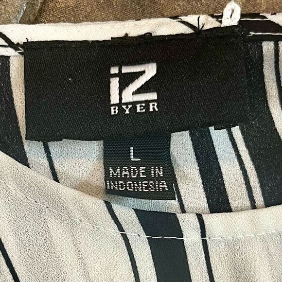IZ Byer Striped Cold Shoulder Blouse Large - Picture 10 of 13